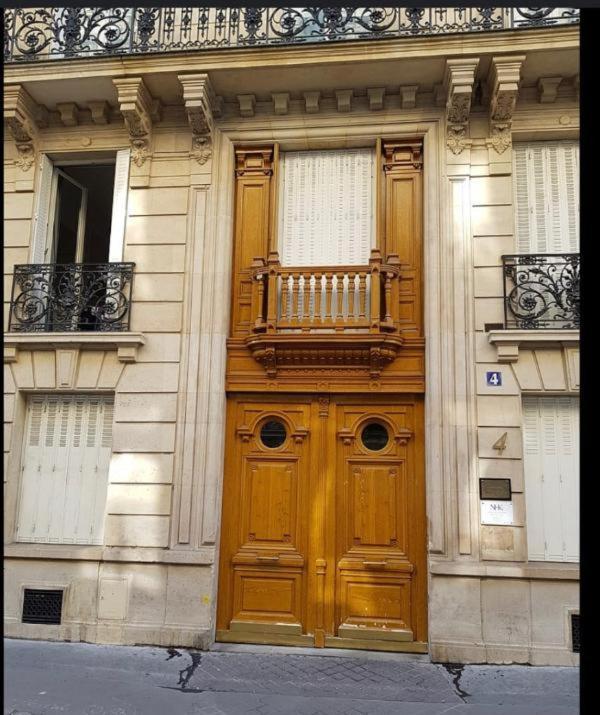 Ferienwohnung L'Avenue Montaigne Paris Exterior foto