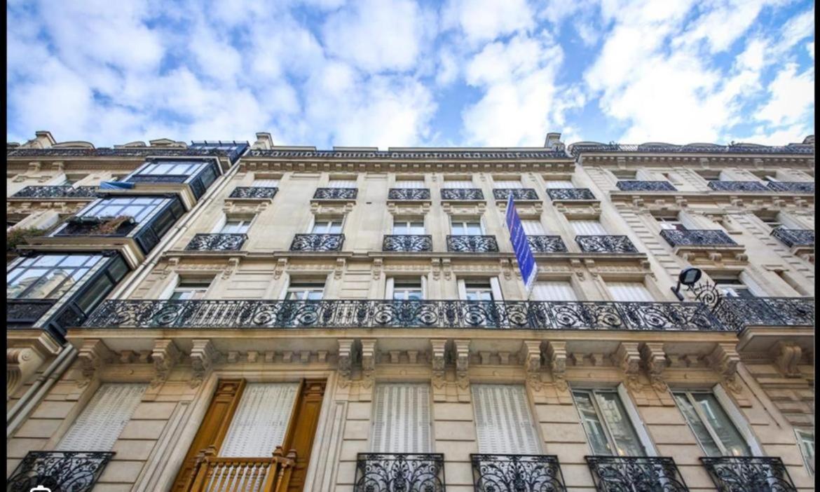 Ferienwohnung L'Avenue Montaigne Paris Exterior foto